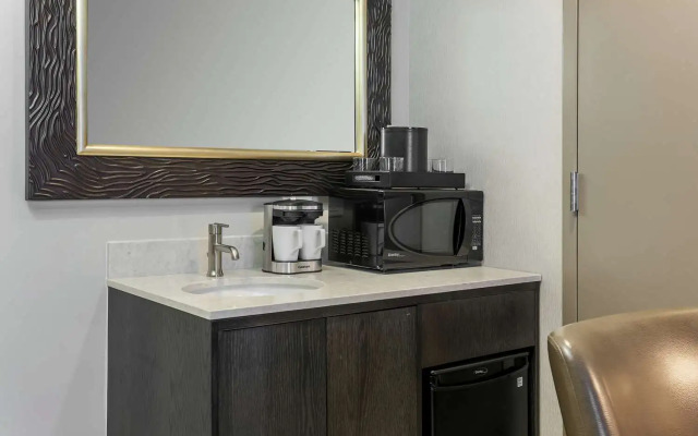 Embassy Suites Hotel Syracuse