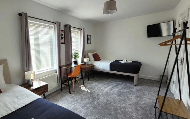 House of 4 Chimneys by Your Lettings UK