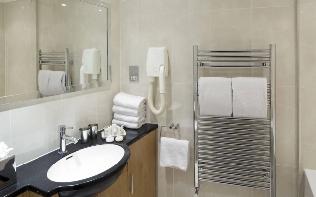 44 Curzon Street Apartments by Mansley