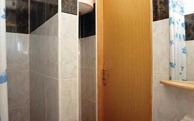 Nice Home in Liznjan With Wifi and 2 Bedrooms