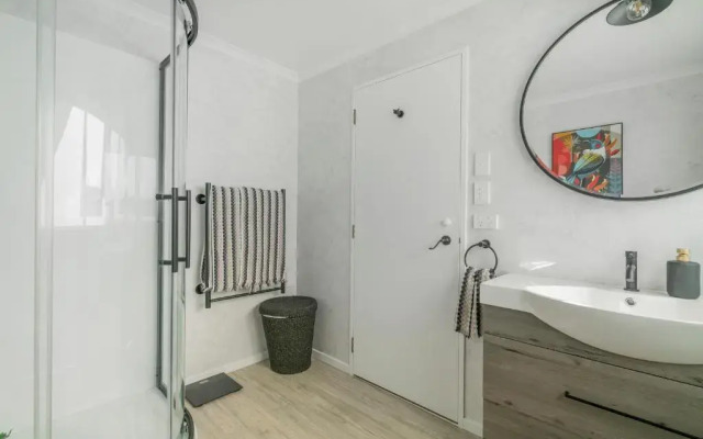 Hosts on the Coast Harbour Lights