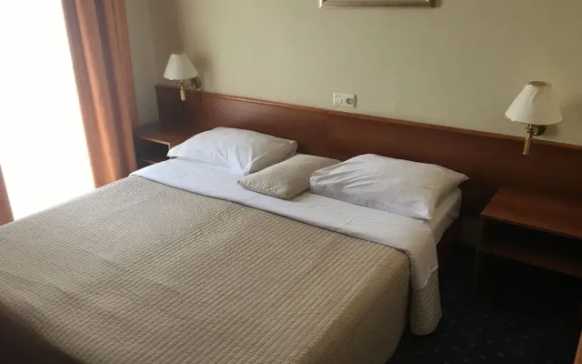 Hotel Dobrovit