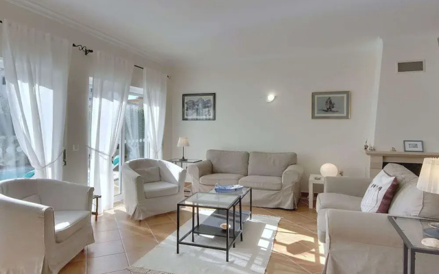 Villa in Carvoeiro With Swimming Pool