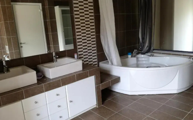 Airathens Suites