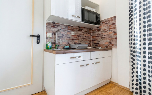 Cozy Apartment for 3 Near Lugner City