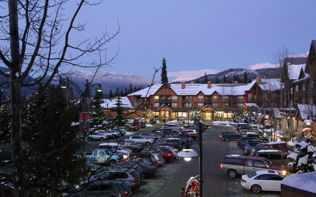Marketplace Lodge by Whistler Retreats