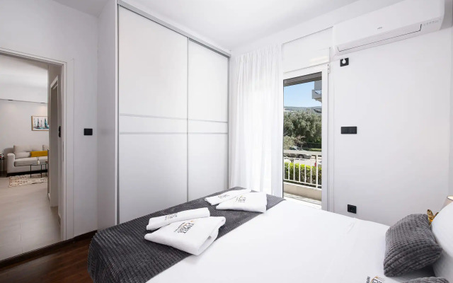 Glyfada Luxury Suite