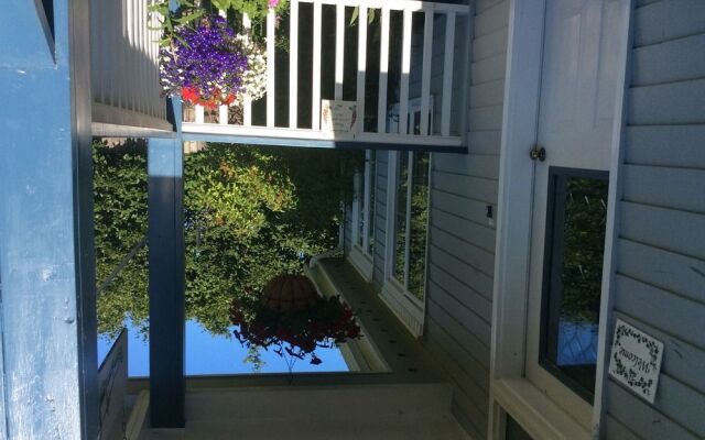 Spyglass Inn
