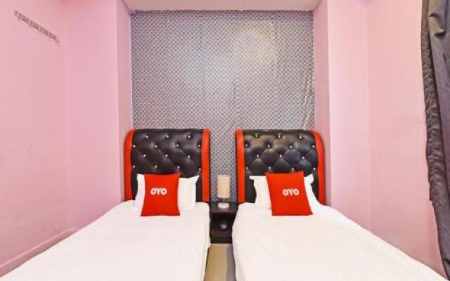 8 Hotel