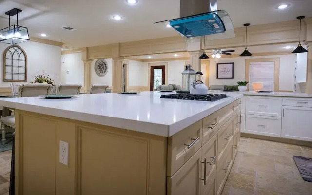5Bdrm 3.5Bath 12Beds - HOME BIG AS TEXAS