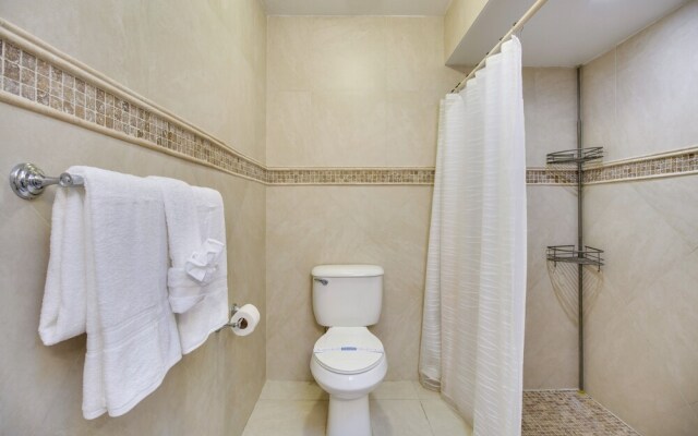 12 Mi to Disney World: Sunny Home w/ Pool!