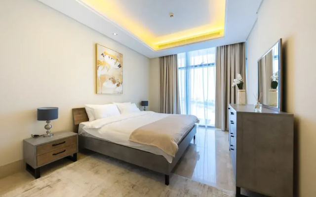 Spacious beachfront 2 bedroom apartment