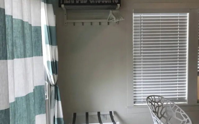 GIPH Mermaids Tale Sleeps 2 w Queen