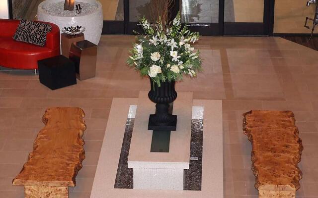 Embassy Suites by Hilton Detroit Metro Airport