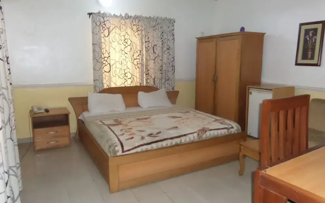 Bakis Continental Hotel