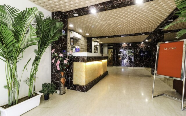 OYO 28722 The Prince Hotel