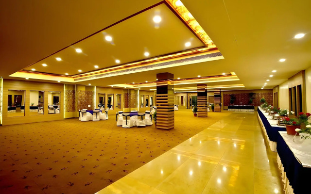 FabHotel Solaris AB Road