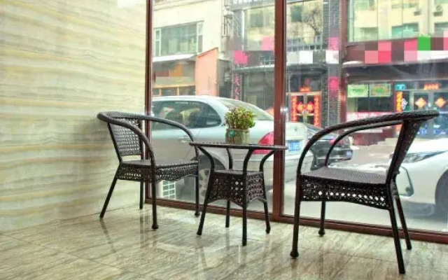 Jiamusi Number Nine Hotel (Railway Station Central Hospital)