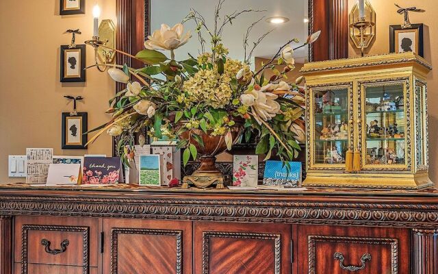 Sea Mist Waterfront Inn