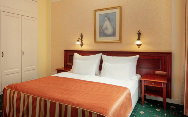 Humboldt Park Hotel And Spa