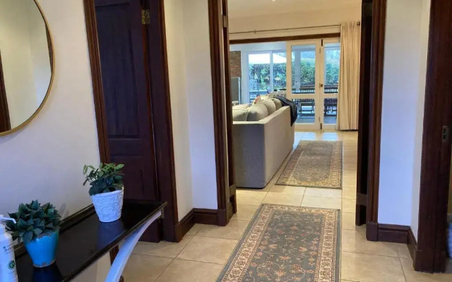 2 Rawdons Country Estate