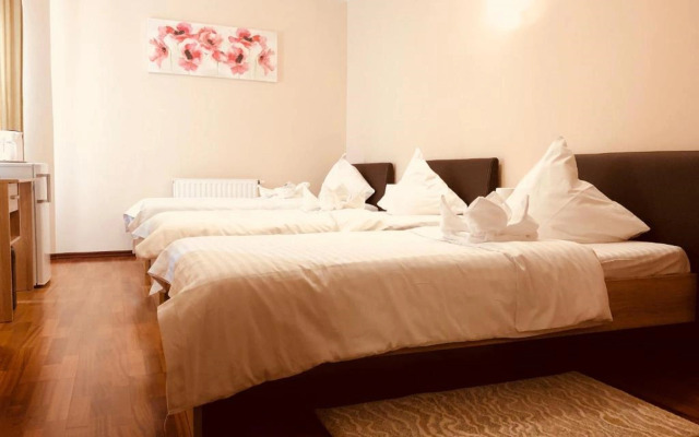 Monte Carlo Palace Rooms
