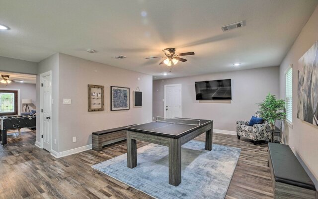 Spacious Houston Family Home With Game Room!