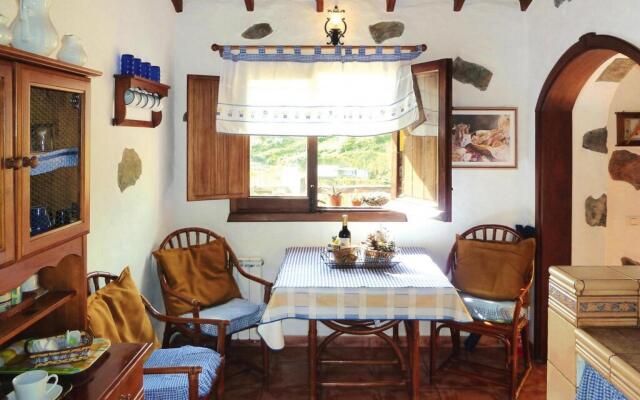 Apartment in Moya with terrace