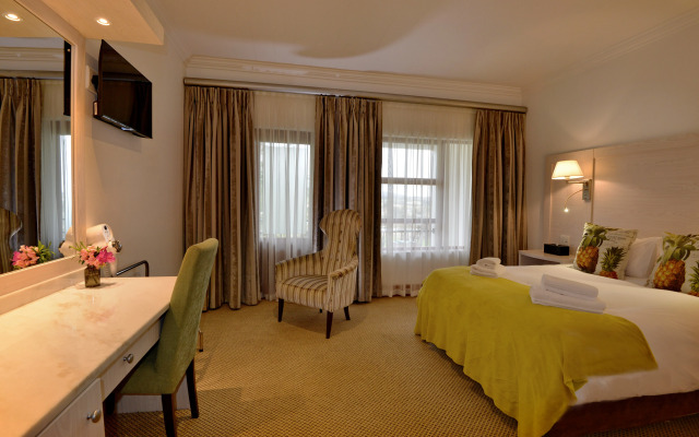 Val Du Charron Wine & Leisure Estate