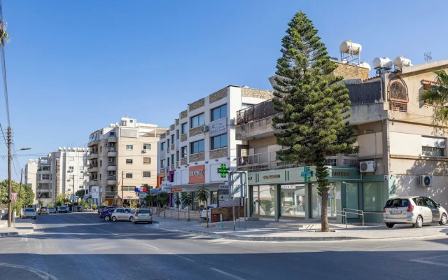 Trygoni Court - Elegant Downtown 3-bdr Apartment