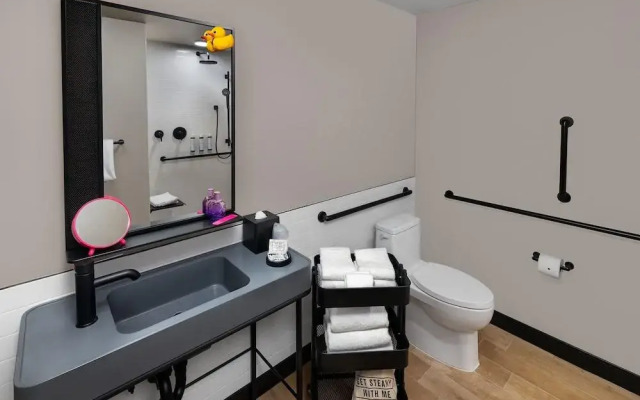 Moxy Miami Wynwood