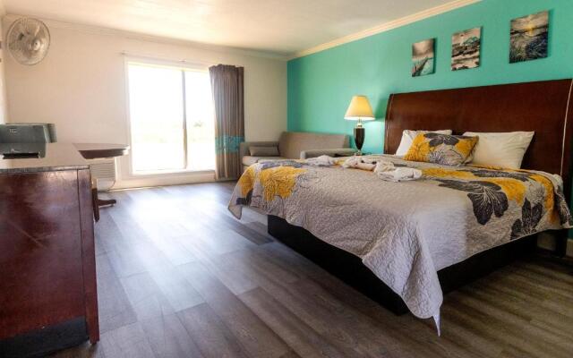 Crystal Palace Resort