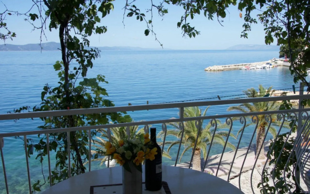 Sonja - by the sea - A2 Mali