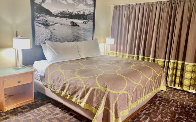 Super 8 Castlegar BC