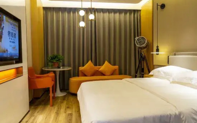Luohe Jiujiu Chenguang Hotel (Luohe Vocational and Technical College Branch)
