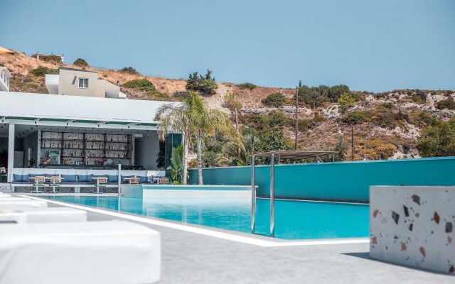 Mazoren Art Hotel