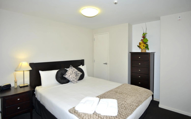 Southwark Hotel & Apartments