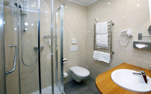 Continental Hotel-Pension