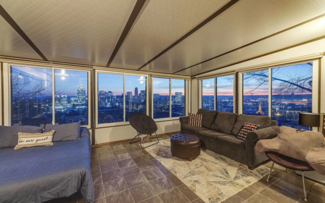 Cincinnati Home, Patio w/ Downtown Views!