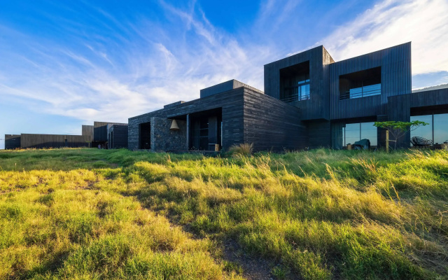Wood Hotel & Spa