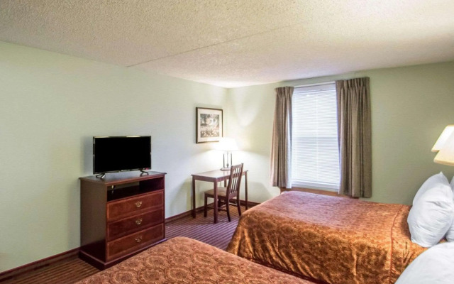 Rodeway Inn Lakeville