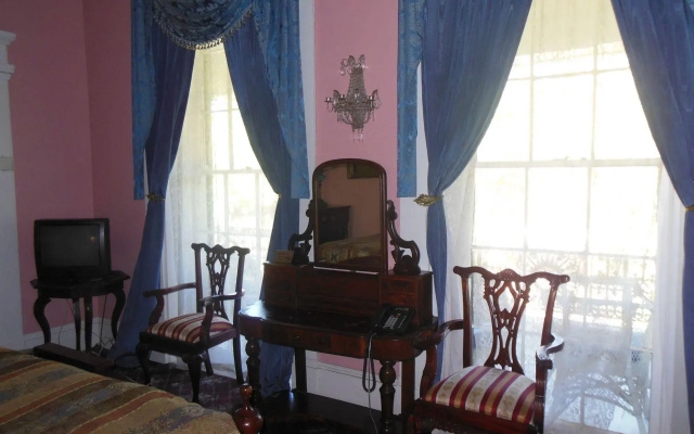 Cedar Grove Mansion Inn & Restaurant