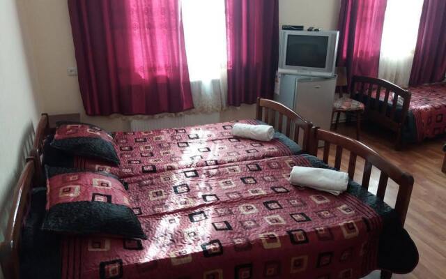 Gis Guest House