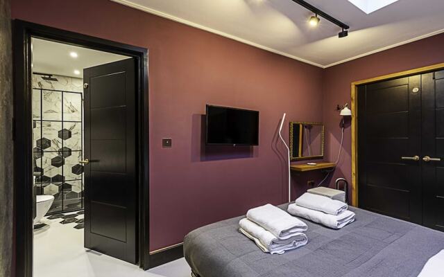 Scarlett Heart Studios in Golders Green