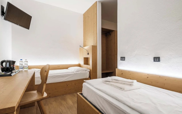 Standard Twin room (twin beds)