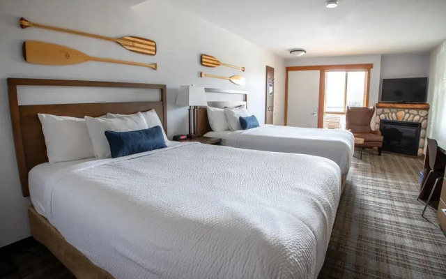 Pyramid Lake Lodge