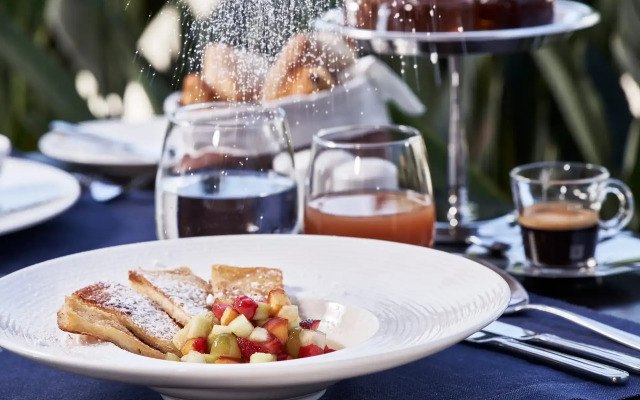 Bellevue On The Beach Suites