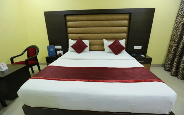 Hotel Madhuri Palace