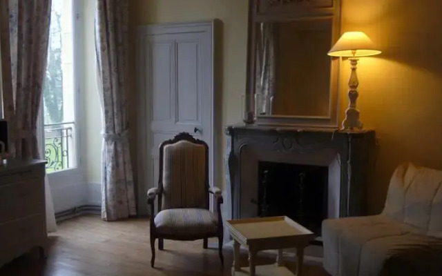 Chateau De Bessey-Les-Citeaux