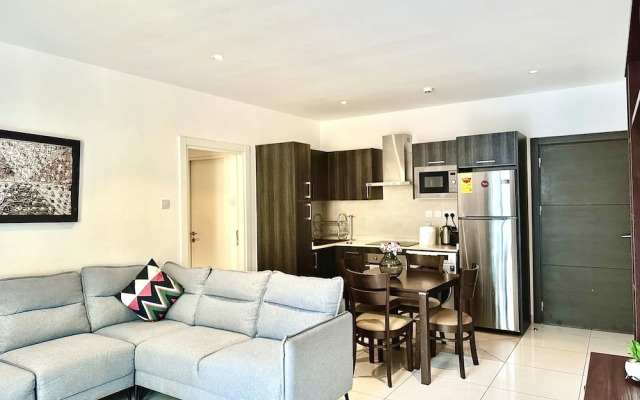 Embassy Gardens Apartment